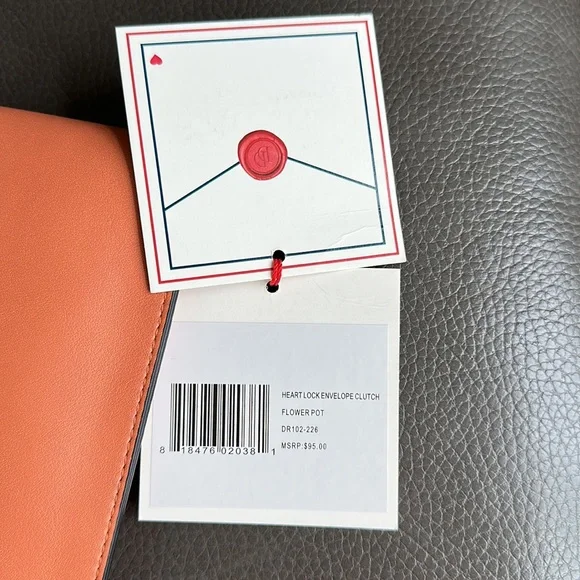 NWT - Drew Barrymore Heart Lock Envelope Clutch - Peach with gold. - Picture 3 of 6